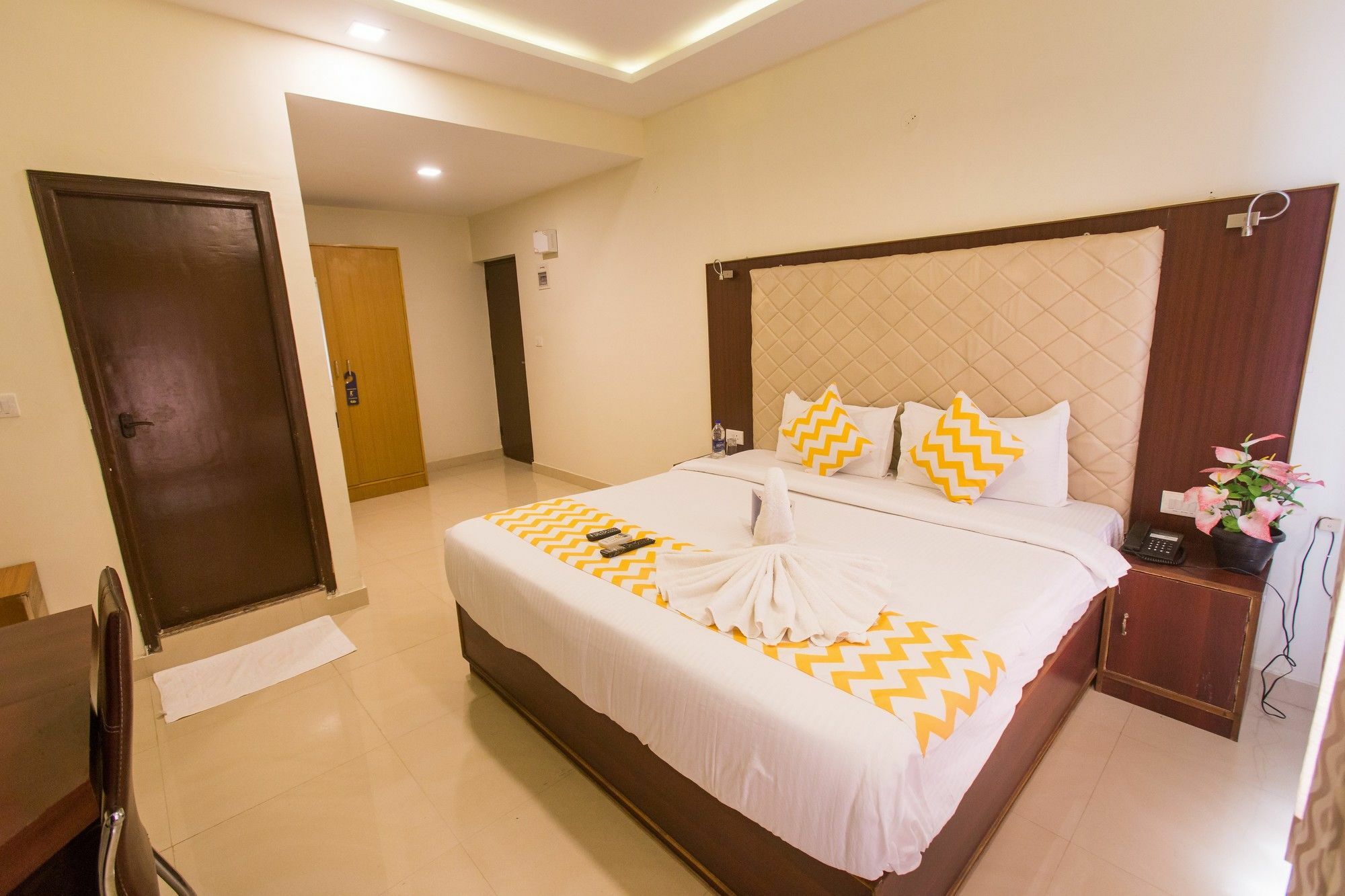 Fabhotel Millenium Stay Indiranagar Bangalore Exterior foto